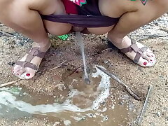 Desi Indian Bhabhi Outdoor Dethrone Pissing Motion picture Compilation